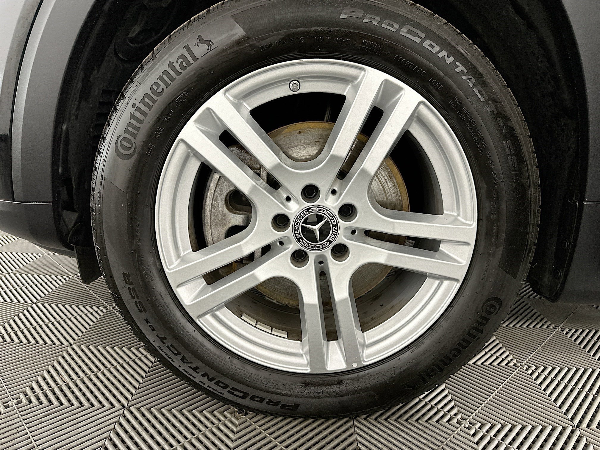 Used 2023 Mercedes-Benz GLB 250 4MATIC image 36