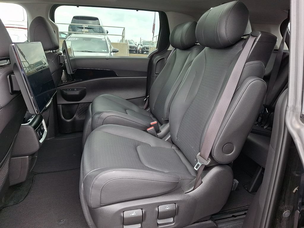 Certified 2025 Kia Carnival SX Prestige FWD image 10