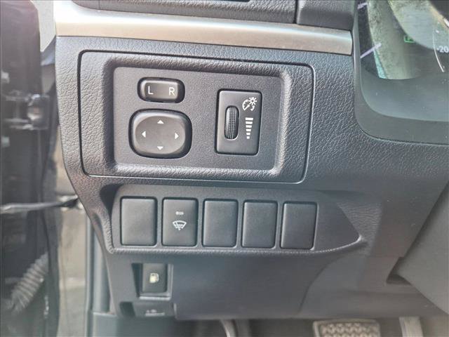 Used 2013 Lexus CT 200h w/ Premium Pkg w/Backup Camera FWD image 14
