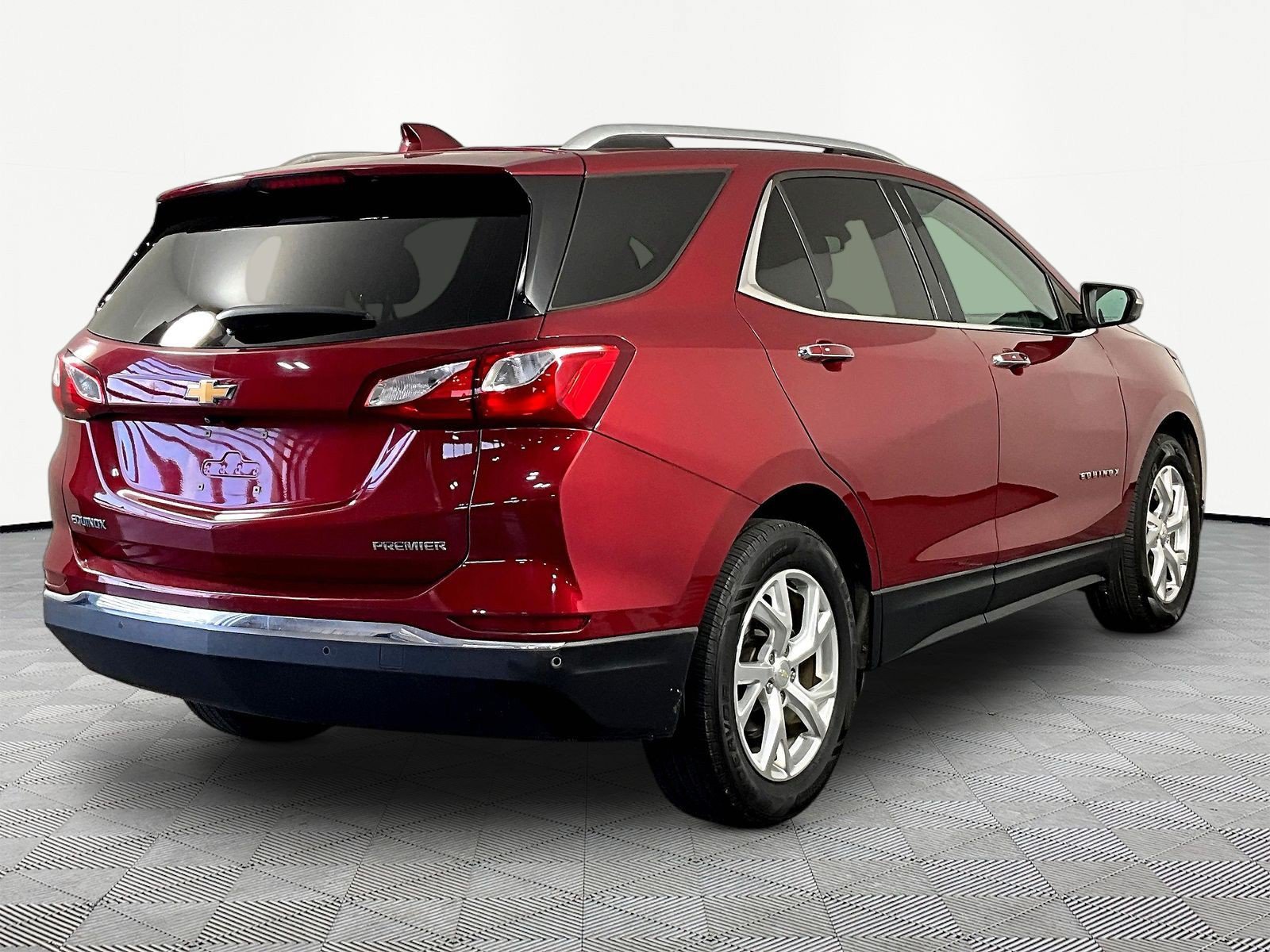 Used 2019 Chevrolet Equinox Premier FWD image 6