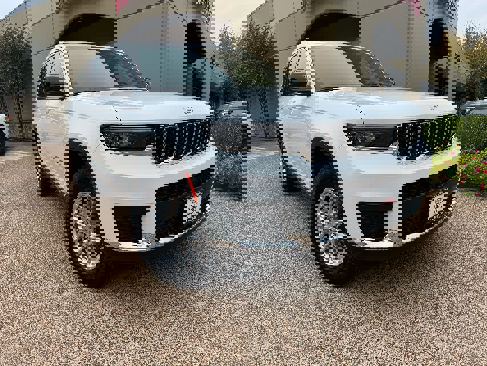 Used 2025 Jeep Grand Cherokee L Laredo w/ Luxury Tech Group I