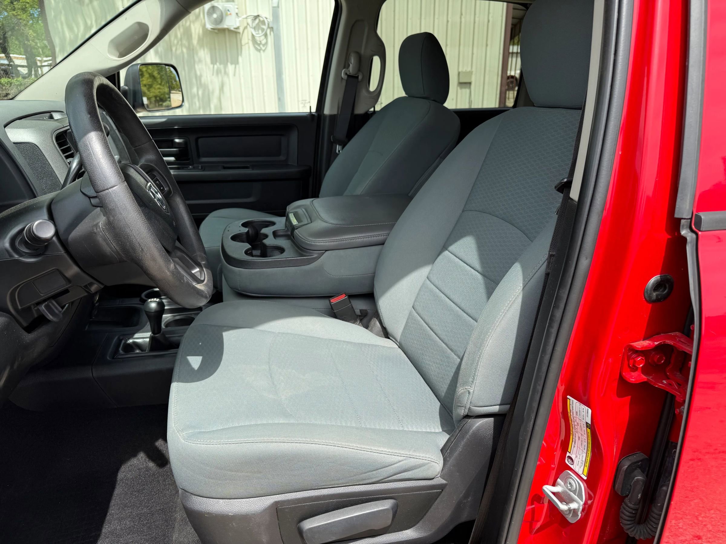 Used 2018 RAM 3500 Tradesman w/ Chrome Appearance Group image 9