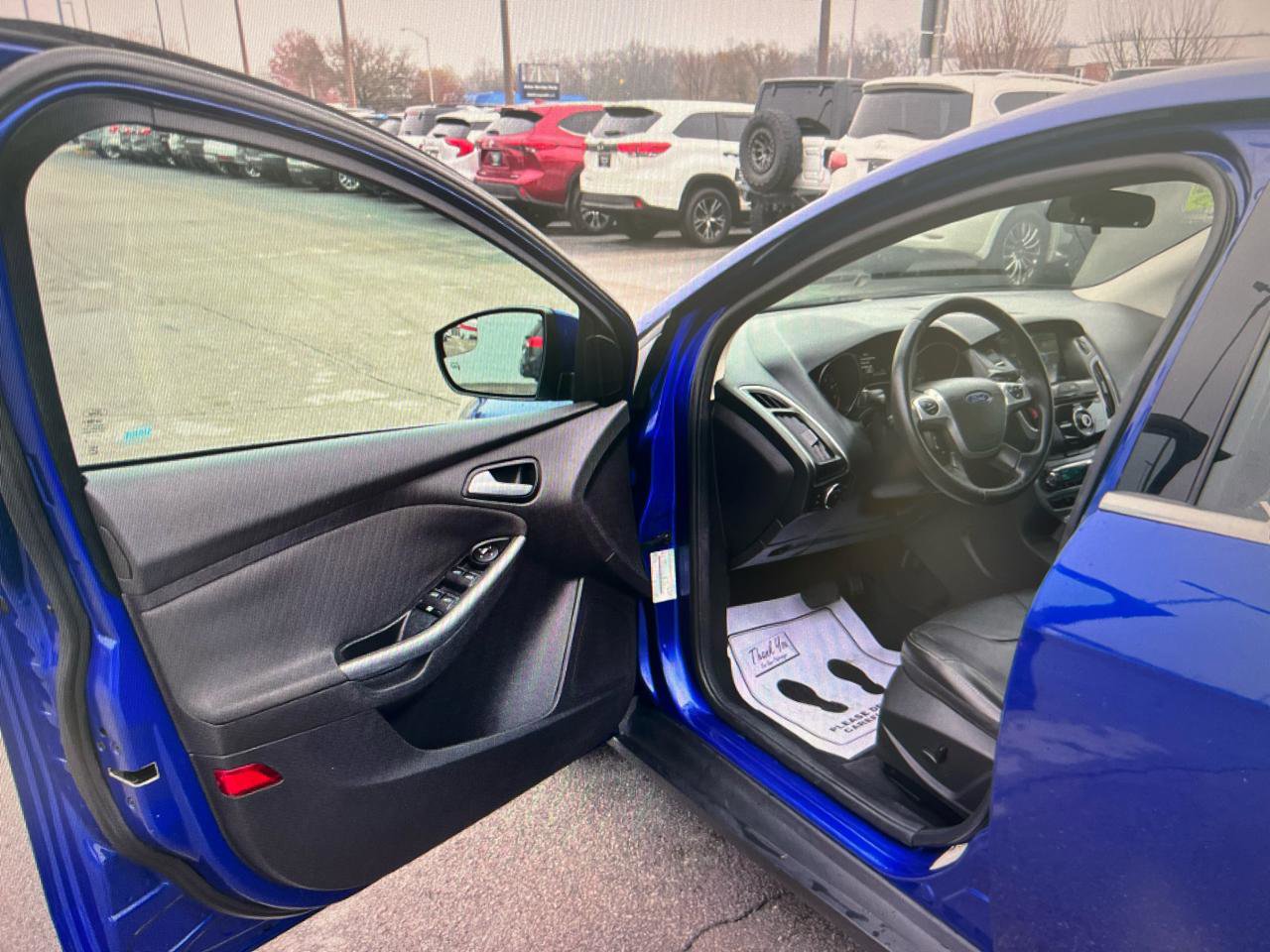 Used 2014 Ford Focus Titanium FWD image 9