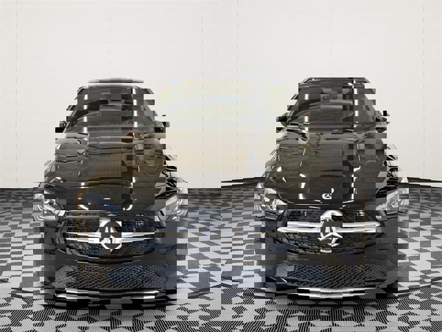 Used 2023 Mercedes-Benz CLA 250 4MATIC image 3