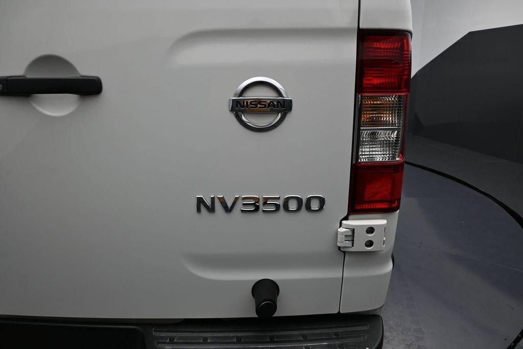 Used 2018 Nissan NV 3500 S RWD image 9