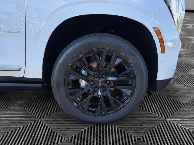 New 2026 GMC Yukon Denali w/ Sun & Power Step Package AWD/4WD image 9