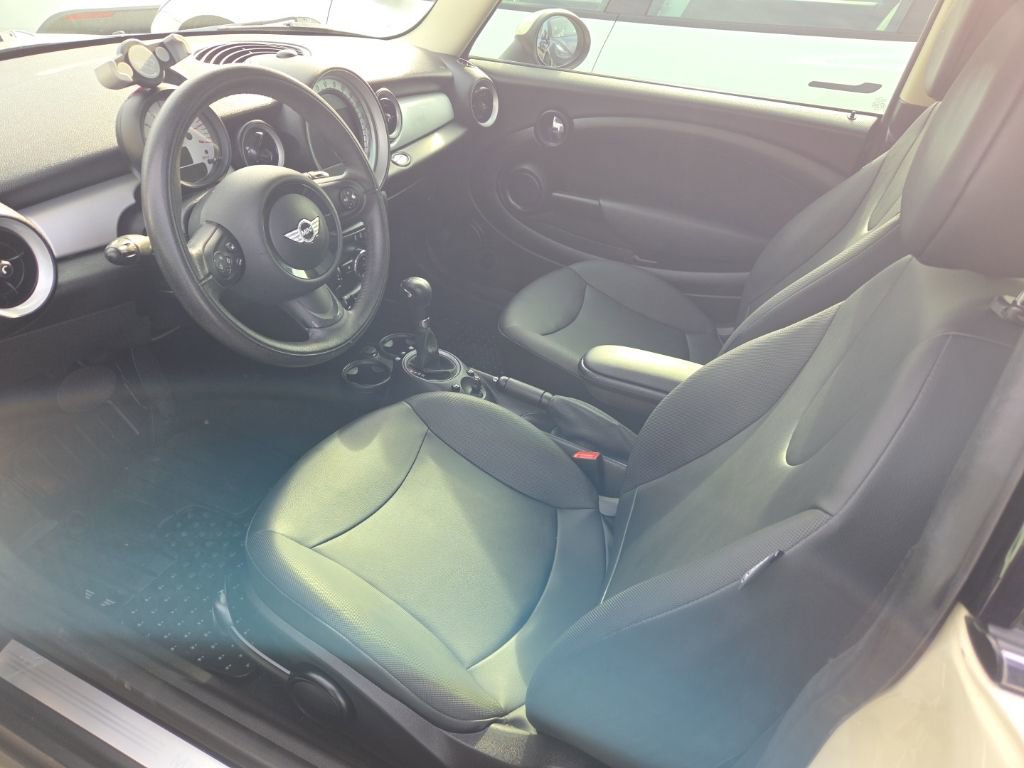 Used 2012 MINI Cooper Hardtop image 3