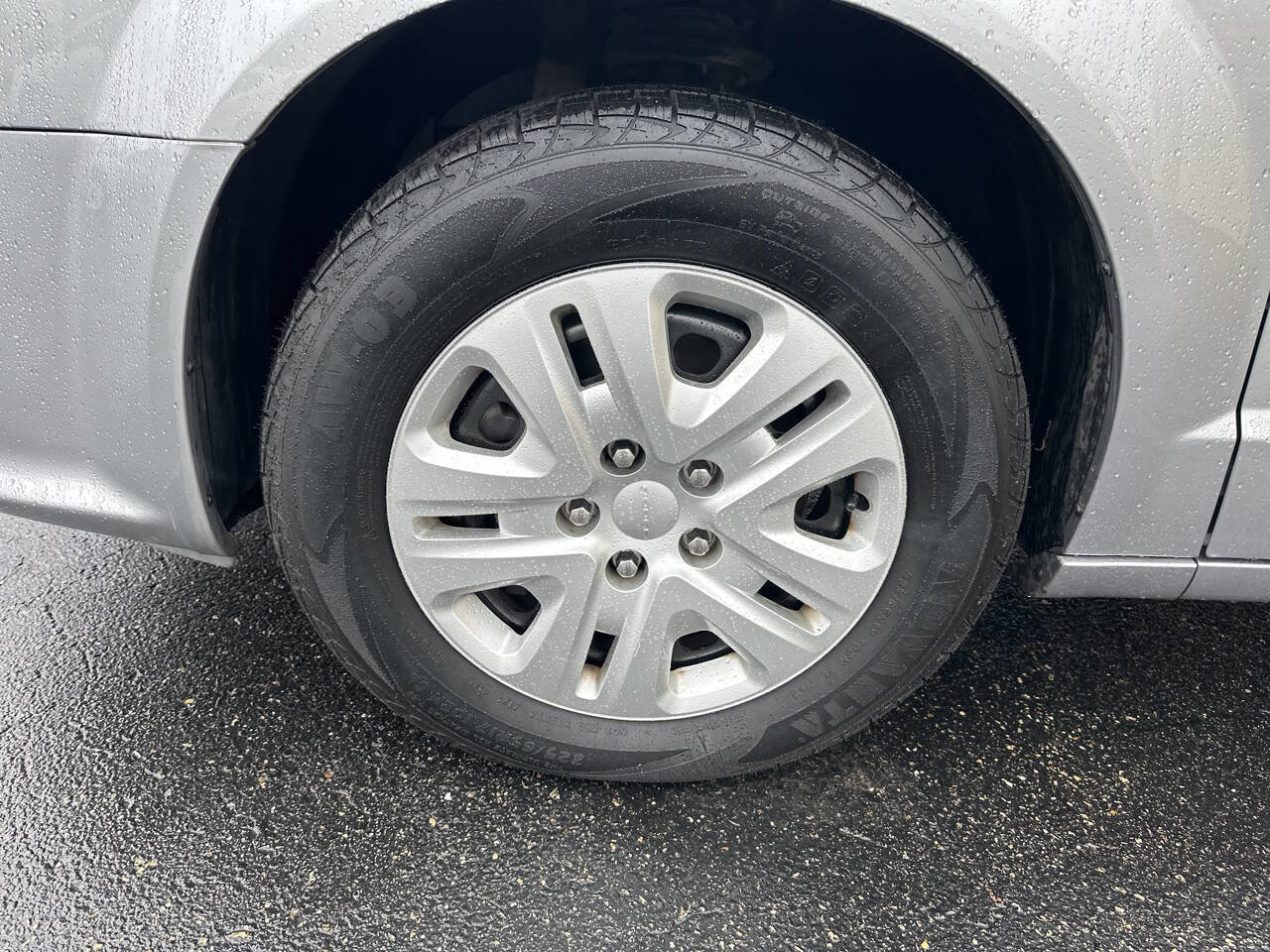 Used 2017 Dodge Grand Caravan SE w/ Power Window Group image 3