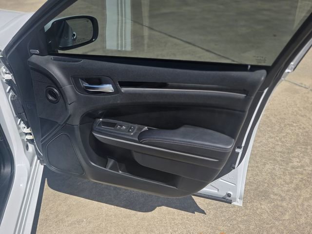 Used 2019 Chrysler 300 S image 16