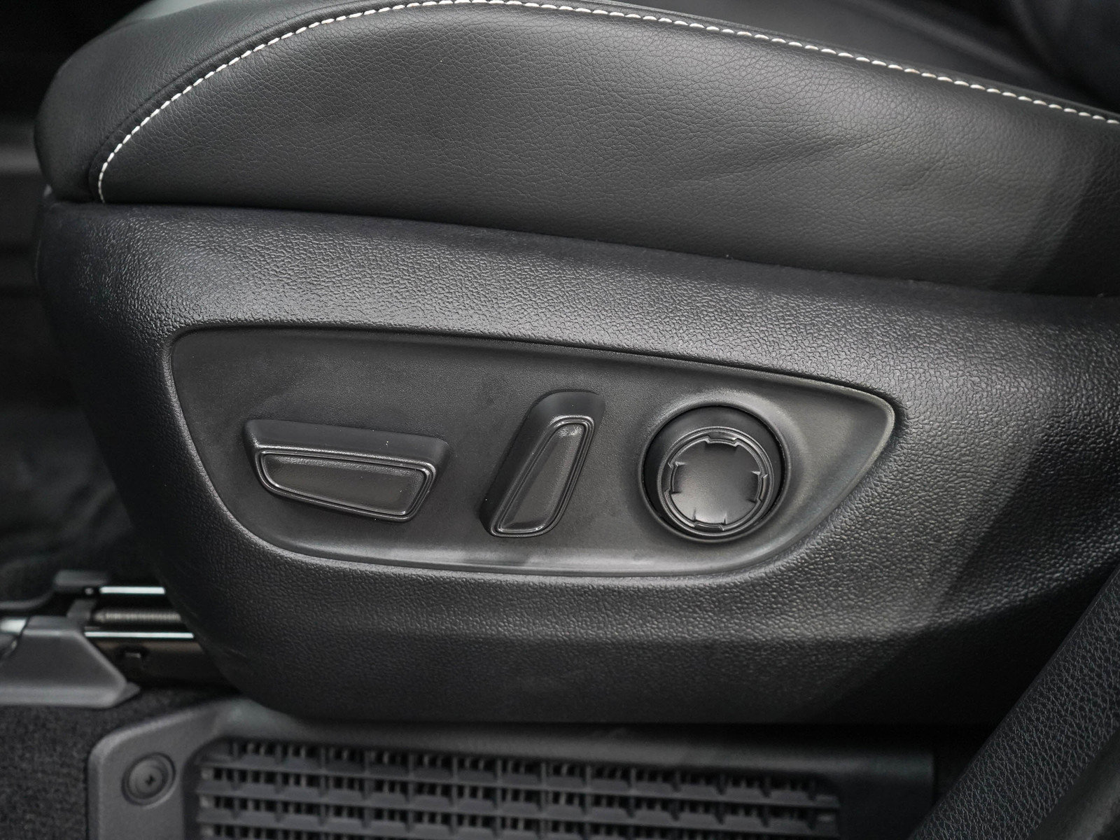 Used 2026 Toyota Sienna AWD image 29