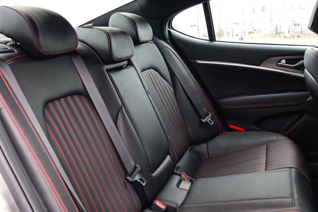 Used 2025 Genesis G70 2.5T w/ Sport Prestige Package image 17