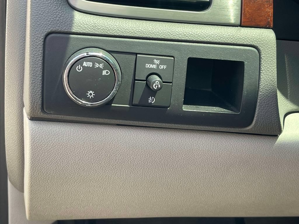 Used 2013 GMC Yukon SLT w/ SLT-2 Equipment Package RWD image 19