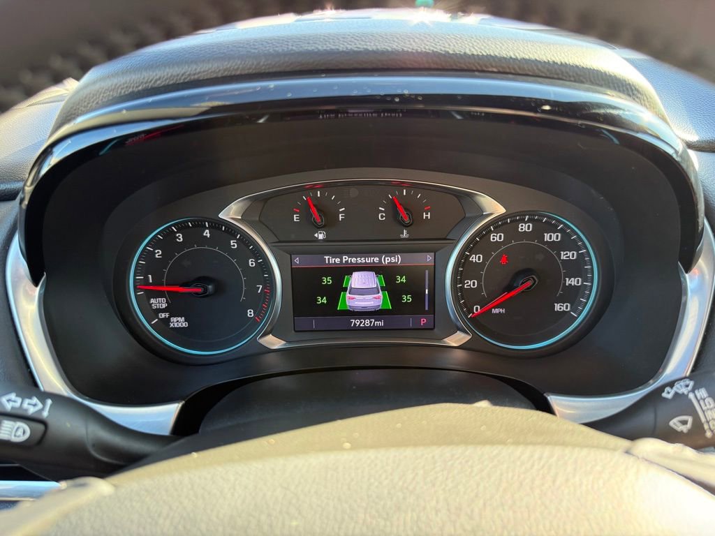 Used 2022 Chevrolet Traverse LT image 24