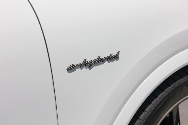 New 2025 Porsche Cayenne Turbo image 33