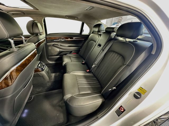 Used 2018 Genesis G90 3.3T Premium RWD image 25
