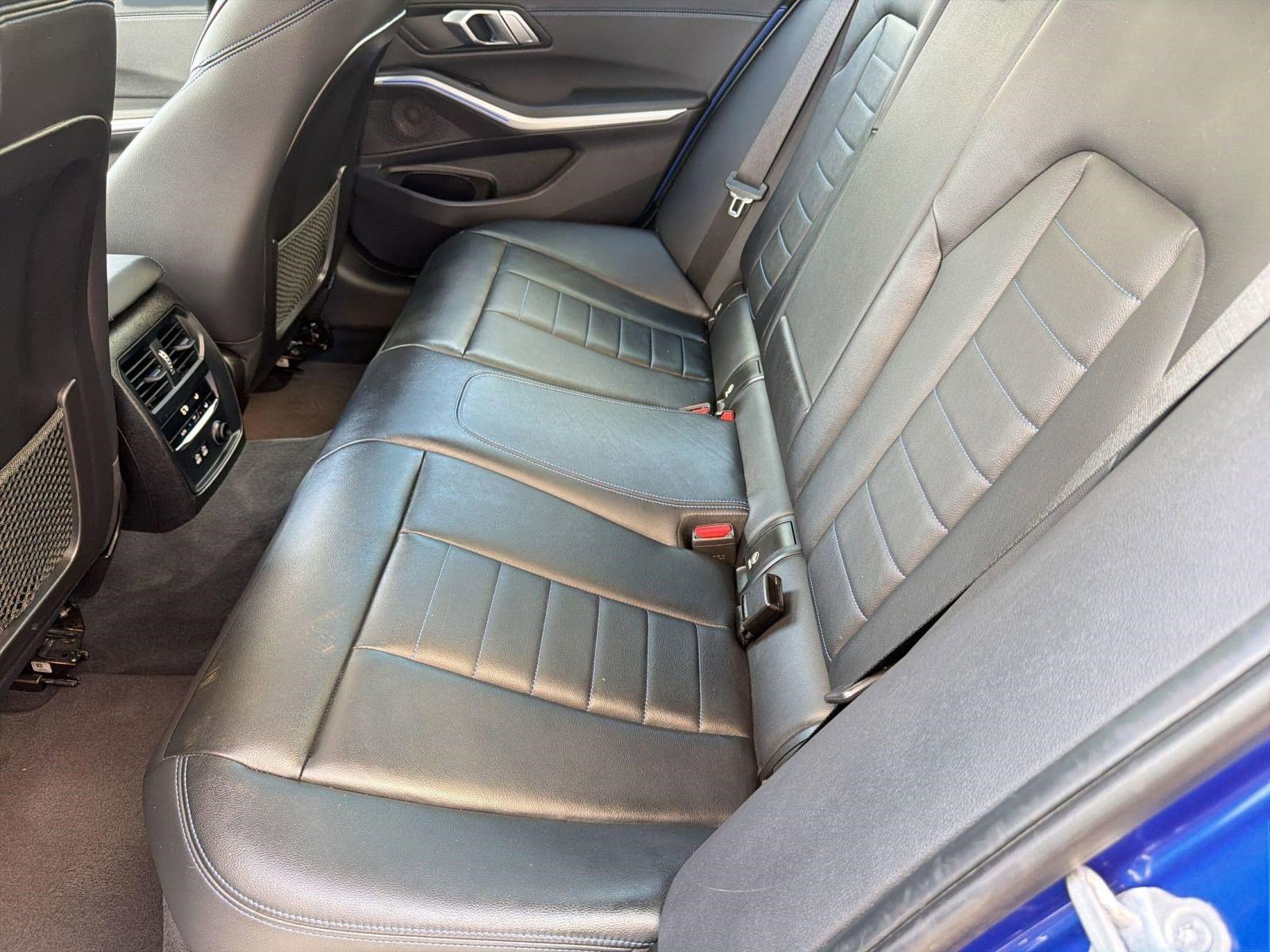 Used 2020 BMW 330i Sedan w/ M Sport Package image 16