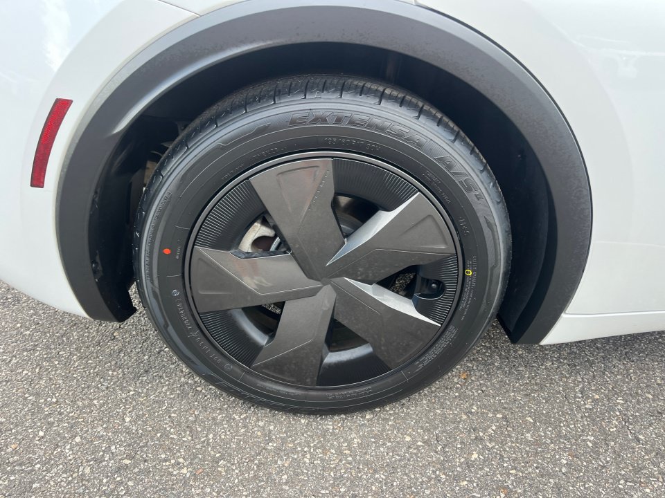 Used 2025 Toyota Prius LE FWD image 23