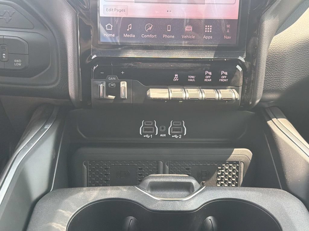 New 2026 RAM 2500 Big Horn AWD/4WD image 5