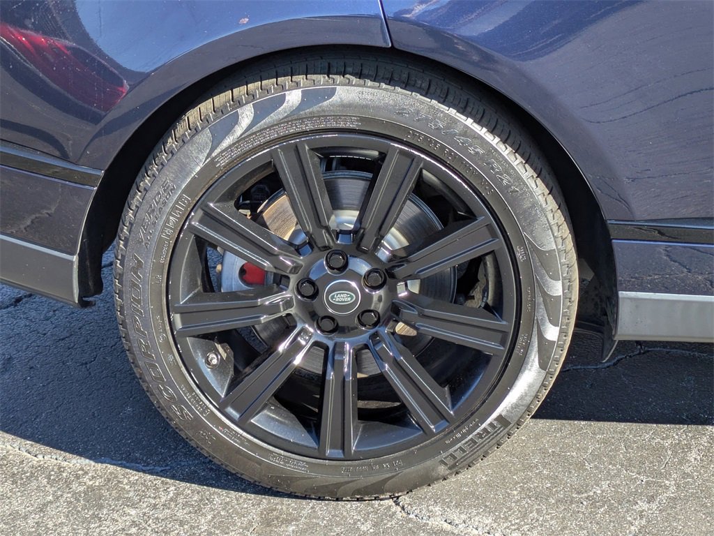 Used 2020 Land Rover Range Rover HSE image 11
