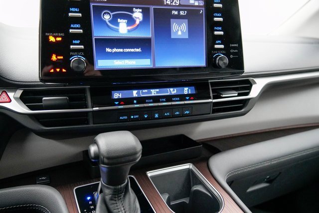 Used 2021 Toyota Sienna LE image 20