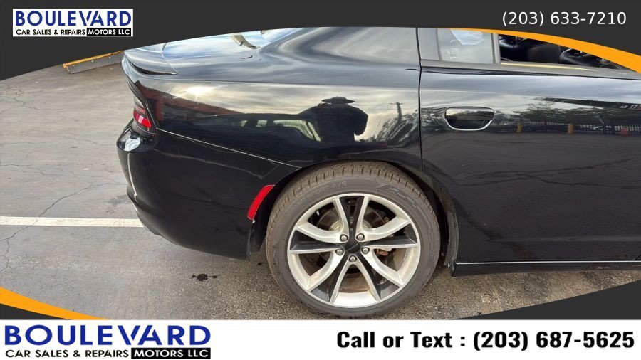 Used 2016 Dodge Charger R/T RWD image 11