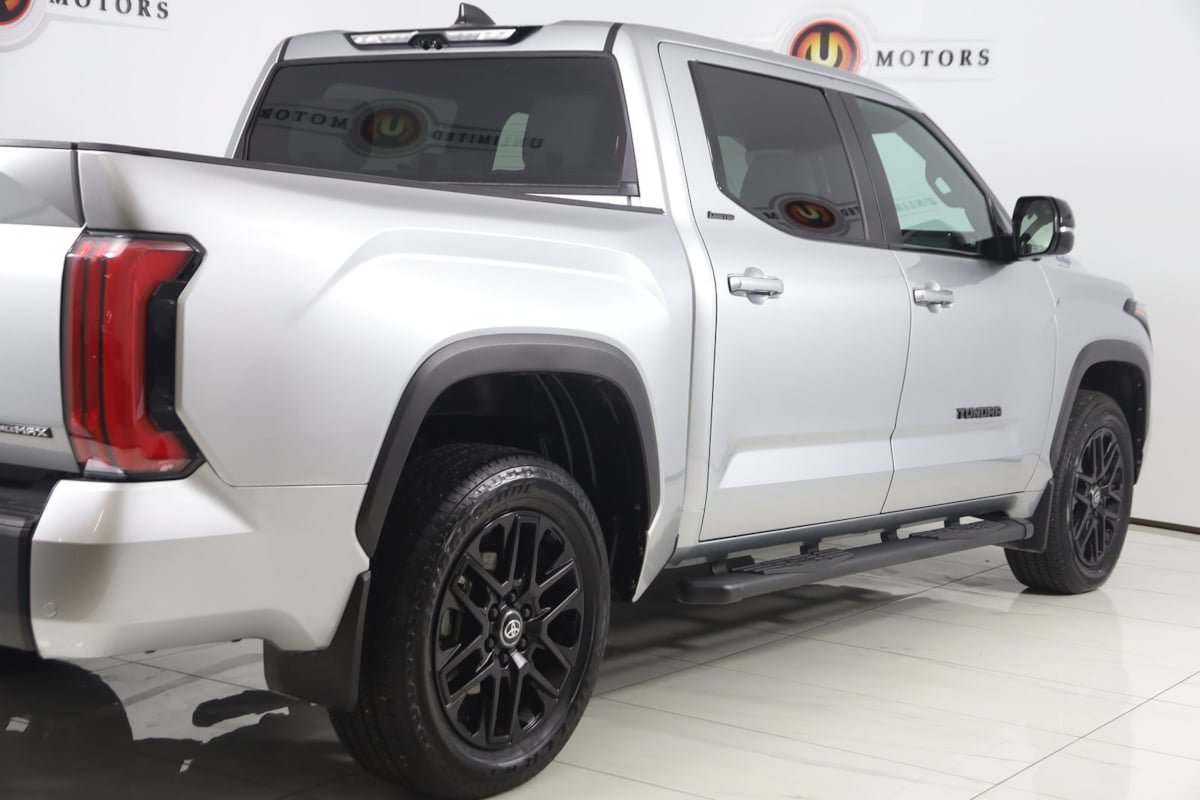 Used 2025 Toyota Tundra Limited AWD/4WD image 43