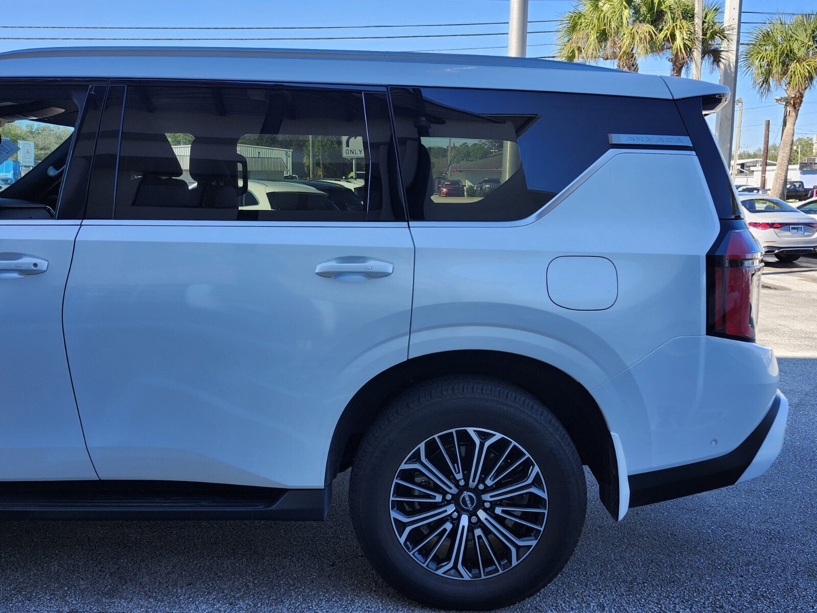 Used 2025 Nissan Armada SL w/ Captain's Chari Seat Package image 8