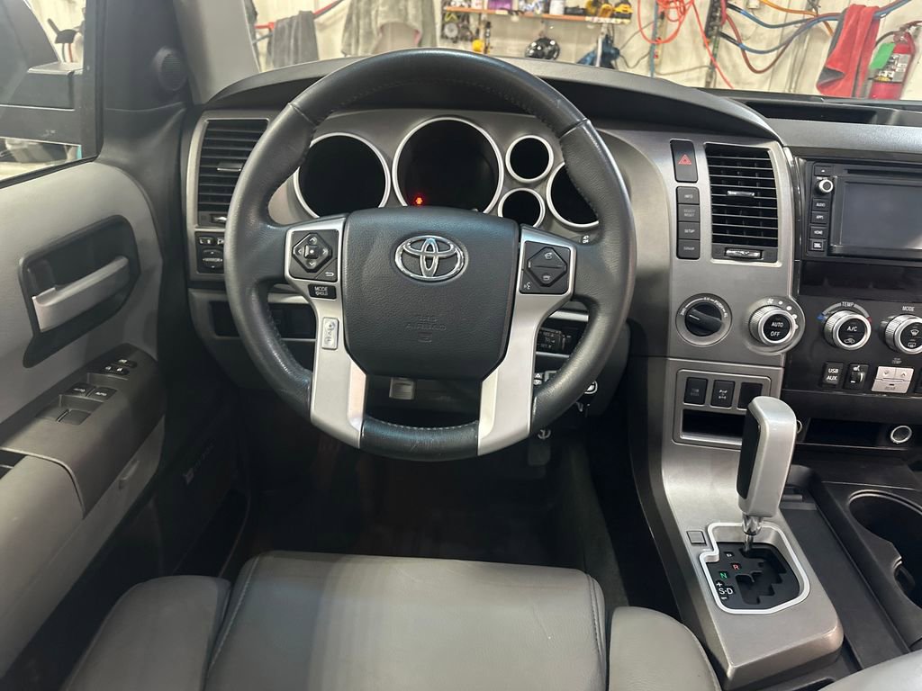 Used 2014 Toyota Sequoia Limited AWD/4WD image 17
