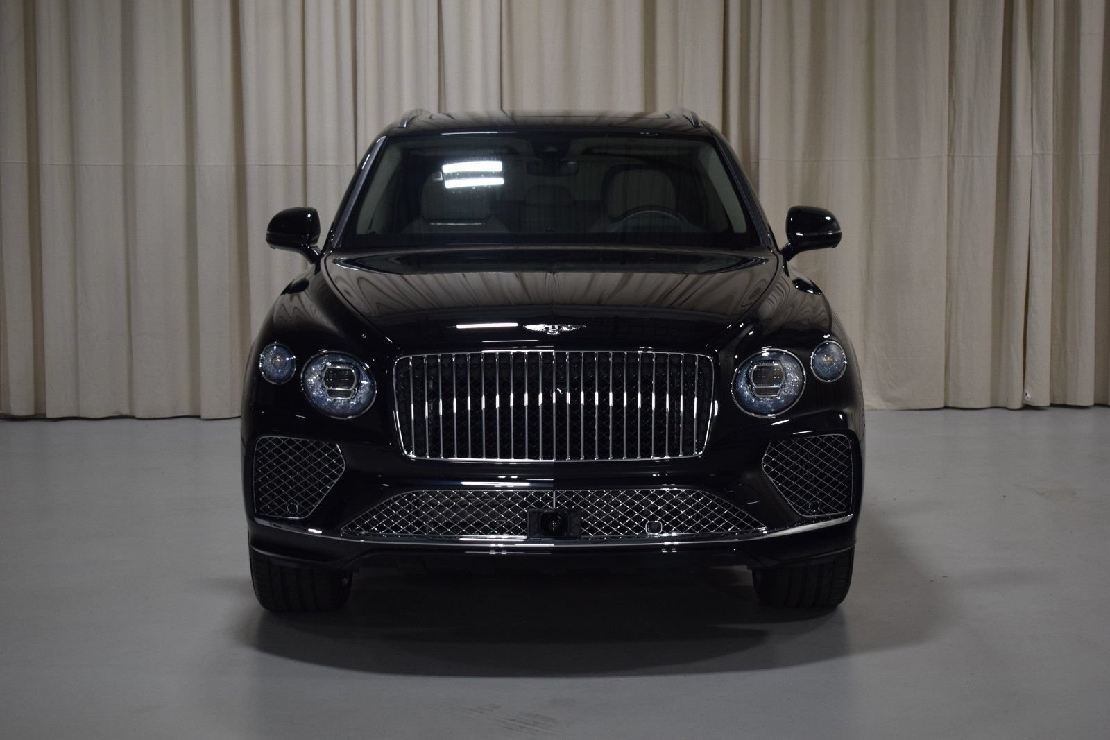 New 2025 Bentley Bentayga AWD/4WD image 15