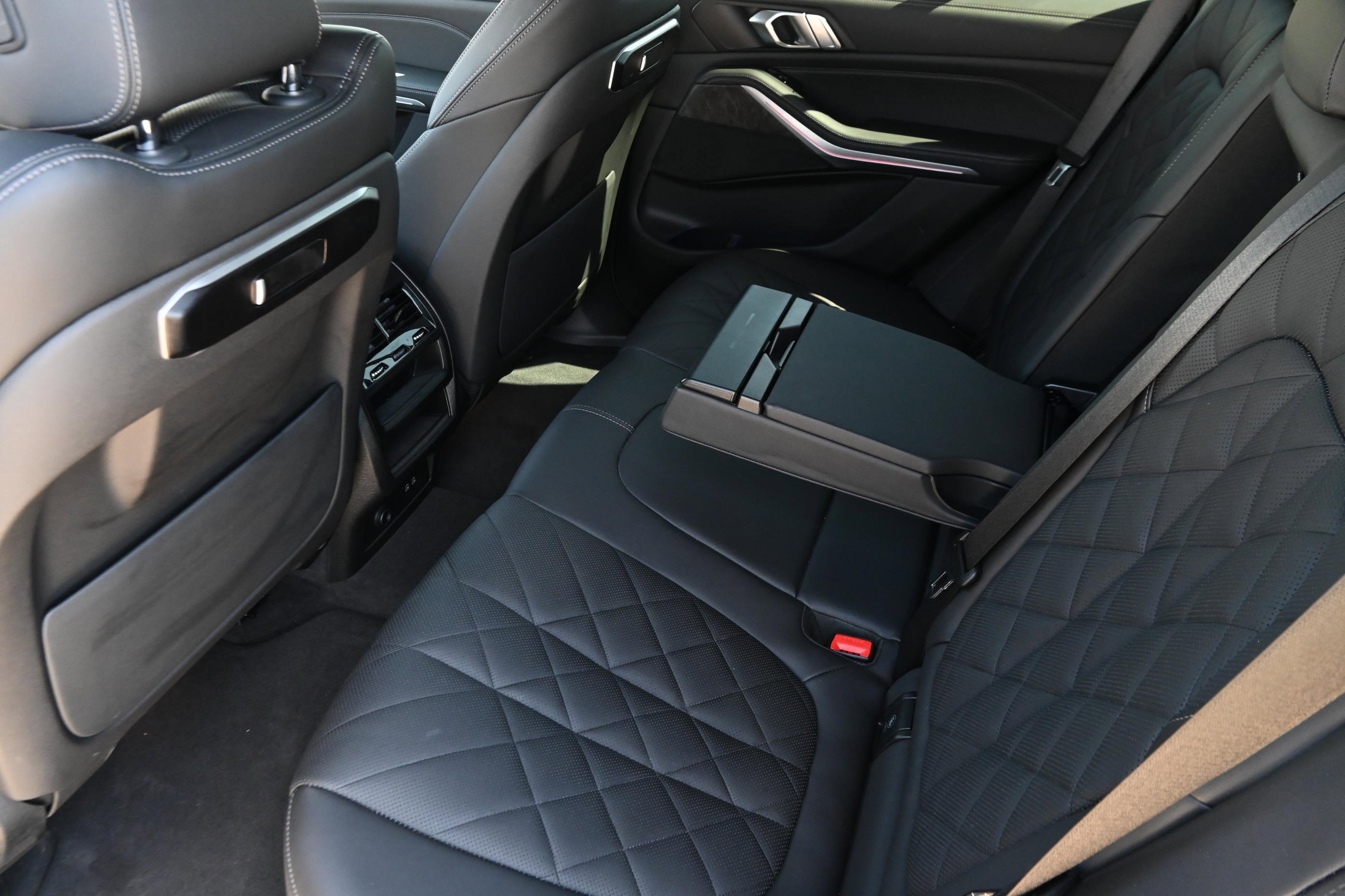 Certified 2025 BMW X5 xDrive40i w/ M Sport Package image 11