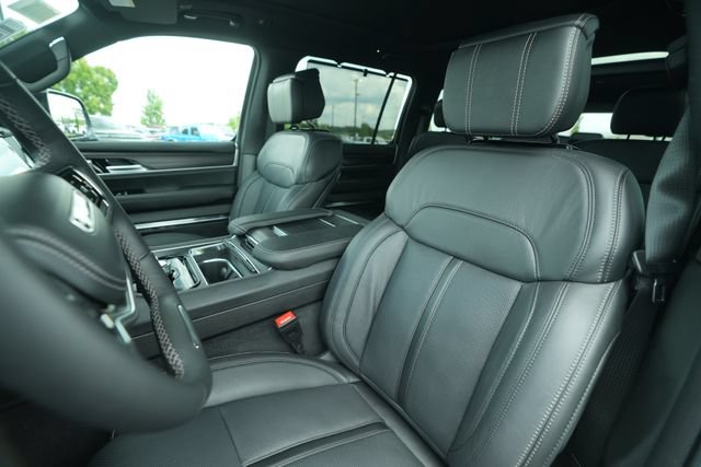New 2026 Jeep Grand Wagoneer L Summit AWD/4WD image 44