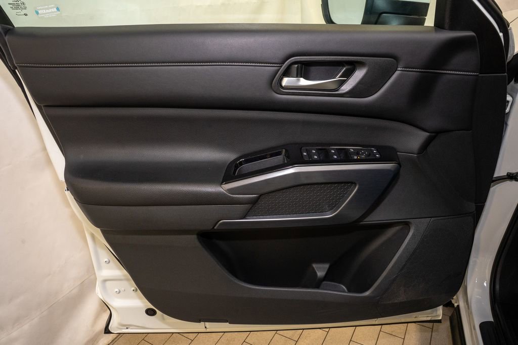 Certified 2023 Nissan Pathfinder SL image 13