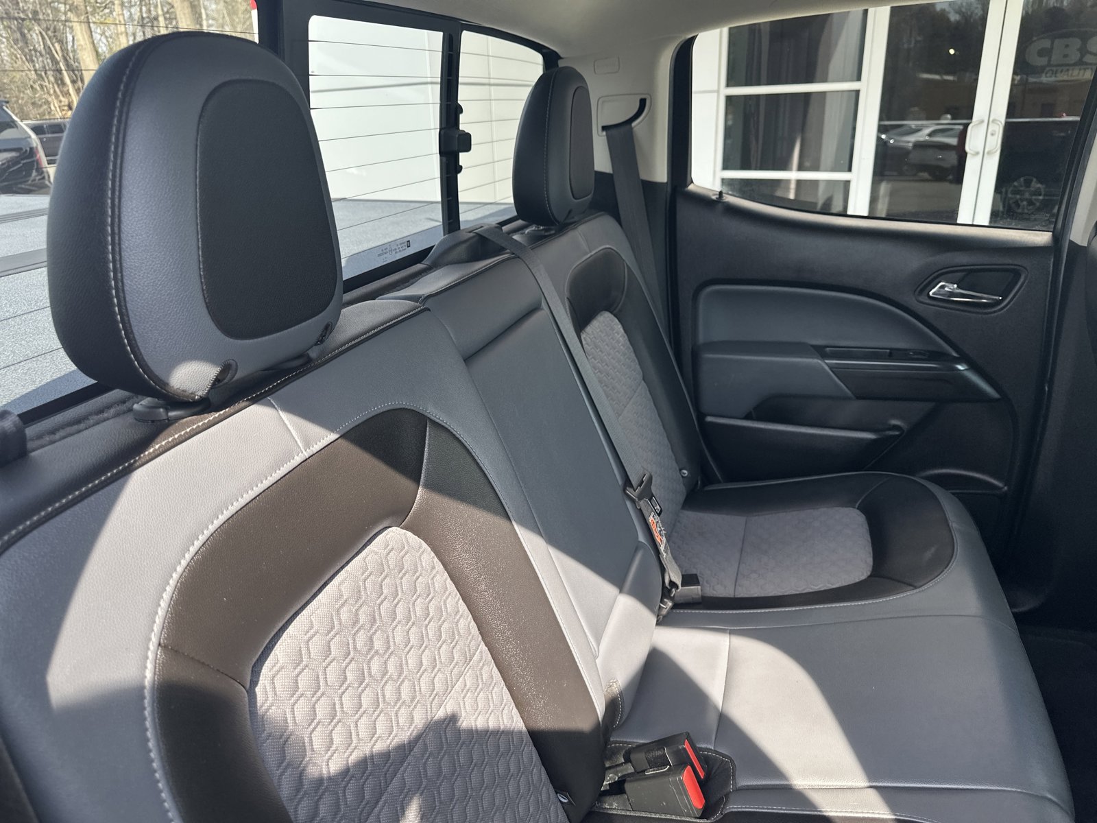 Used 2018 Chevrolet Colorado Z71 AWD/4WD image 34