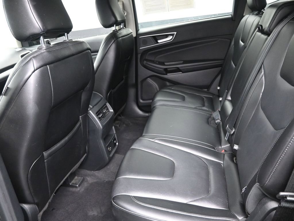 Used 2021 Ford Edge Titanium image 13