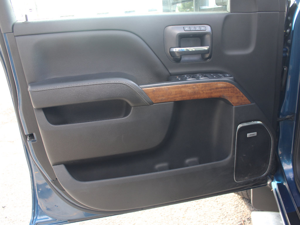 Used 2019 Chevrolet Silverado 2500 High Country w/ Duramax Plus Package image 11