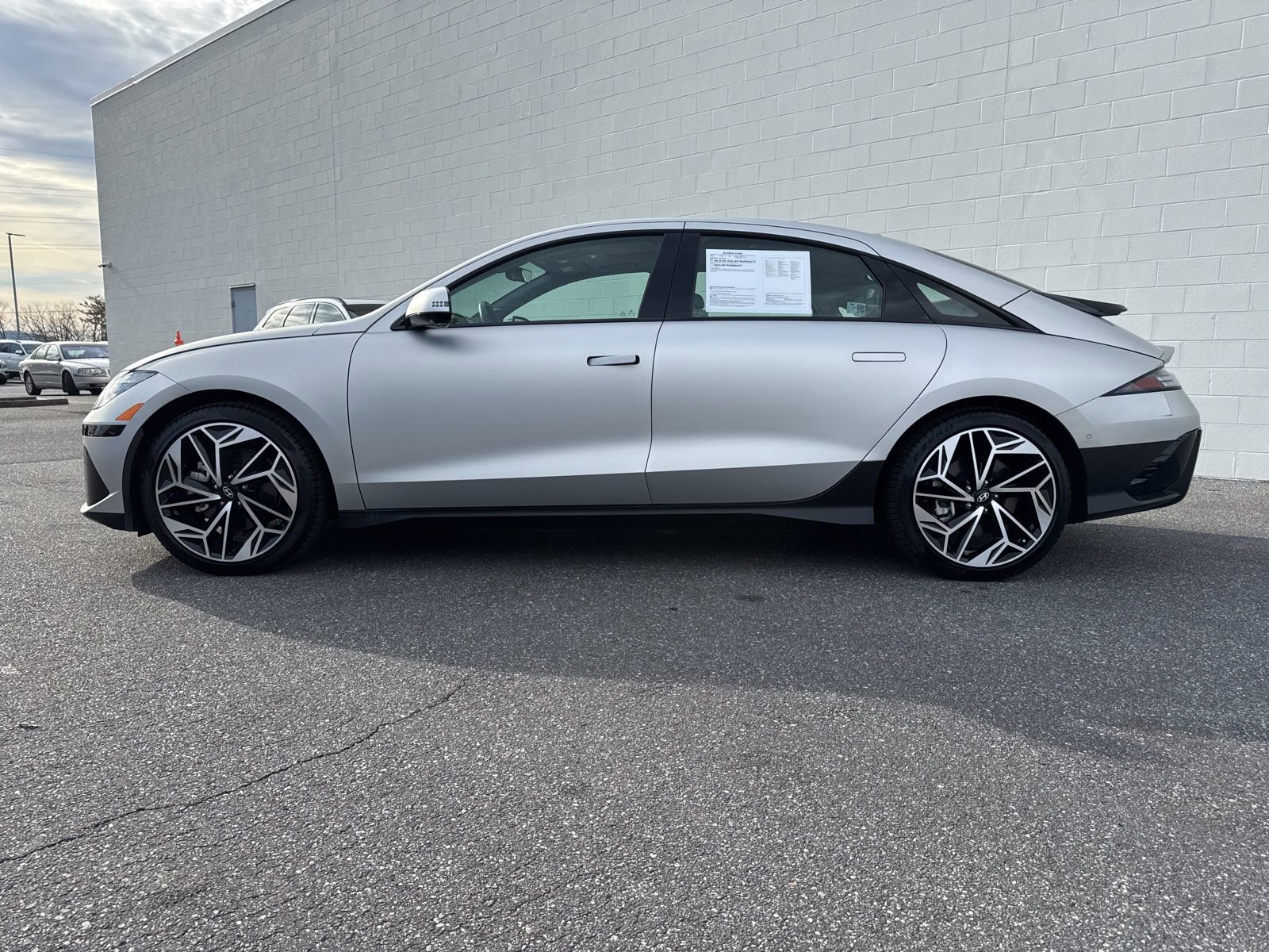 Used 2025 Hyundai Ioniq 6 Limited image 4