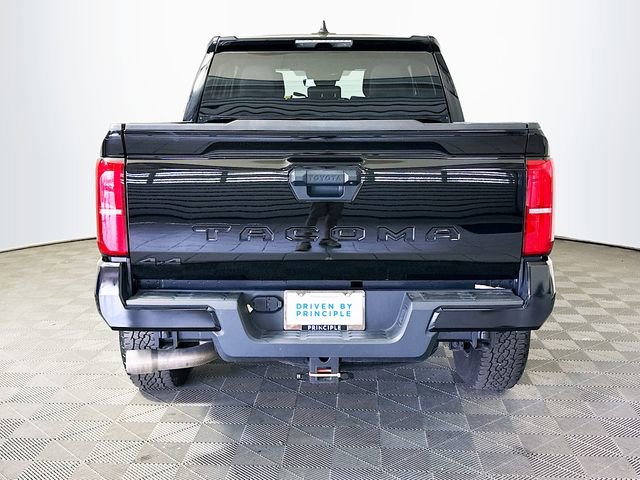 Certified 2025 Toyota Tacoma TRD Off-Road AWD/4WD image 7
