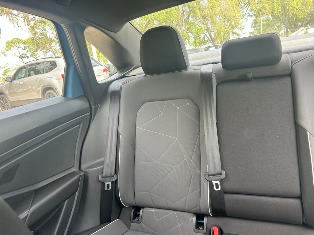 Used 2025 Volkswagen Jetta Sport image 12