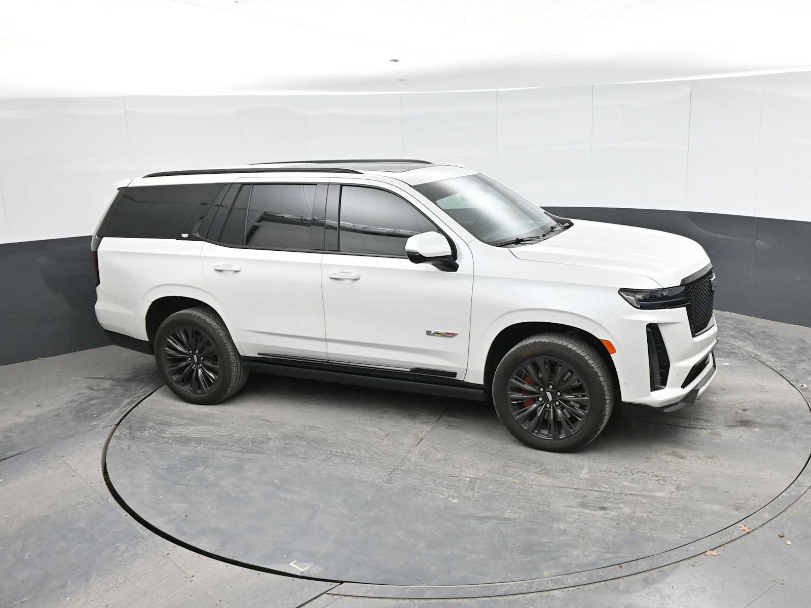 Used 2024 Cadillac Escalade V w/ LPO, ONYX Package AWD/4WD image 18