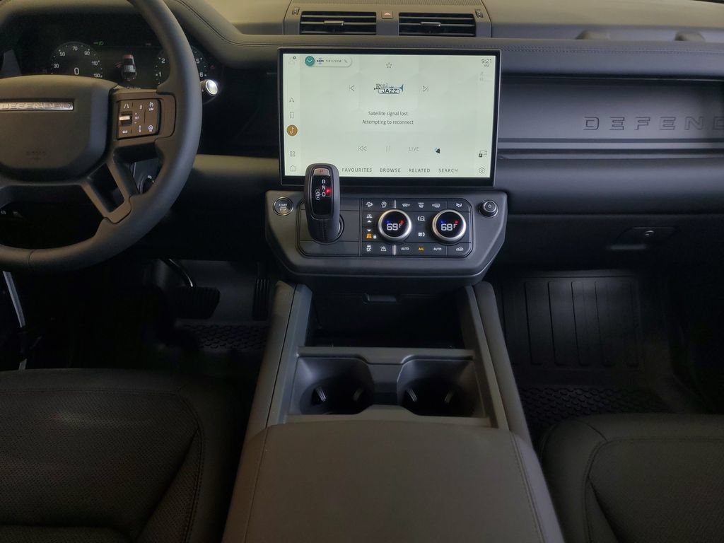 New 2026 Land Rover Defender 110 X-Dynamic SE AWD/4WD image 30