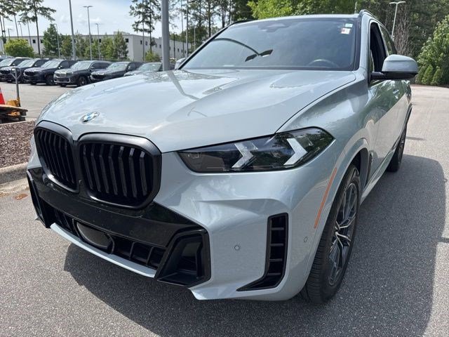Certified 2024 BMW X5 xDrive40i w/ M Sport Package AWD/4WD image 2