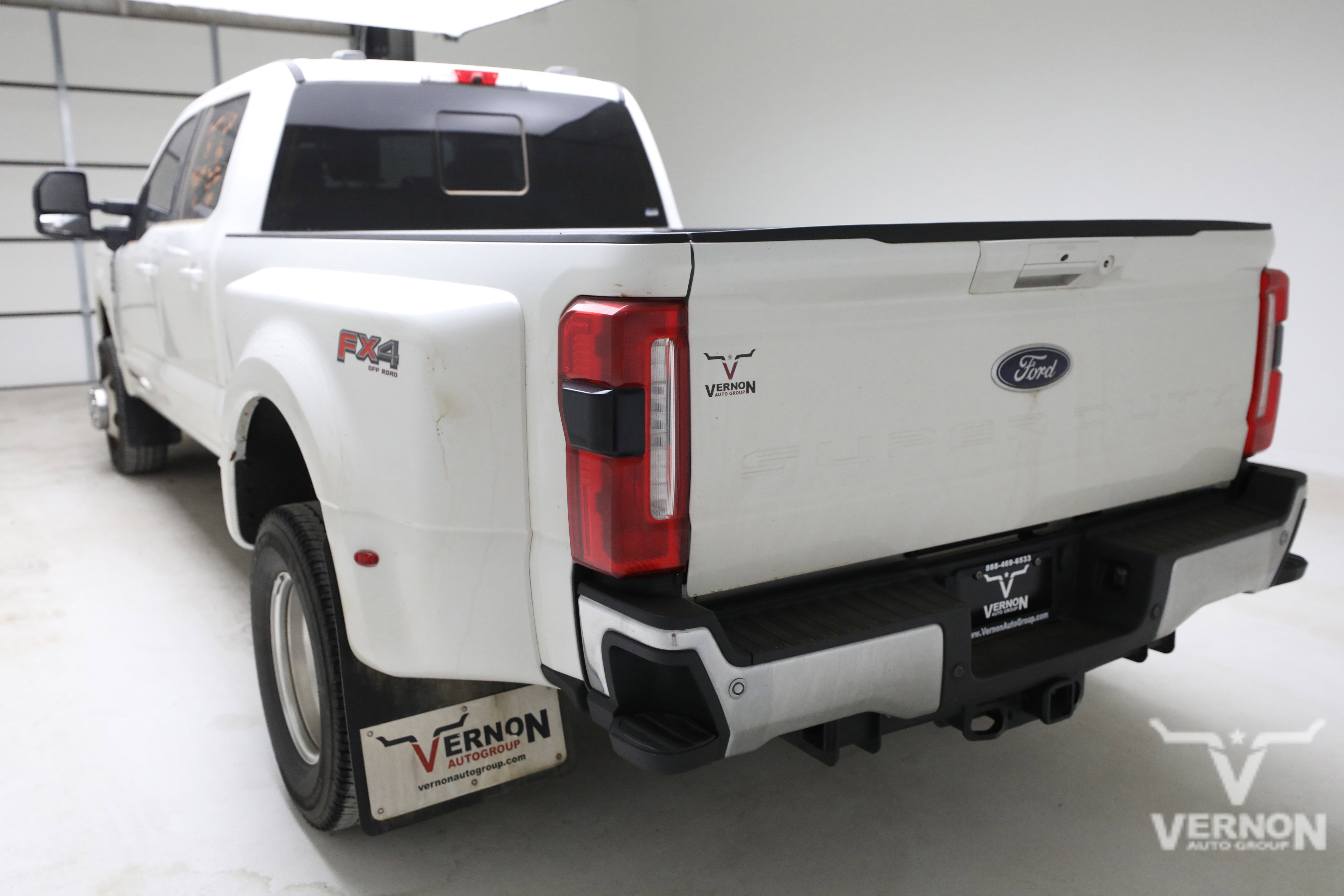 Used 2024 Ford F350 Lariat w/ Lariat Ultimate Package AWD/4WD image 2