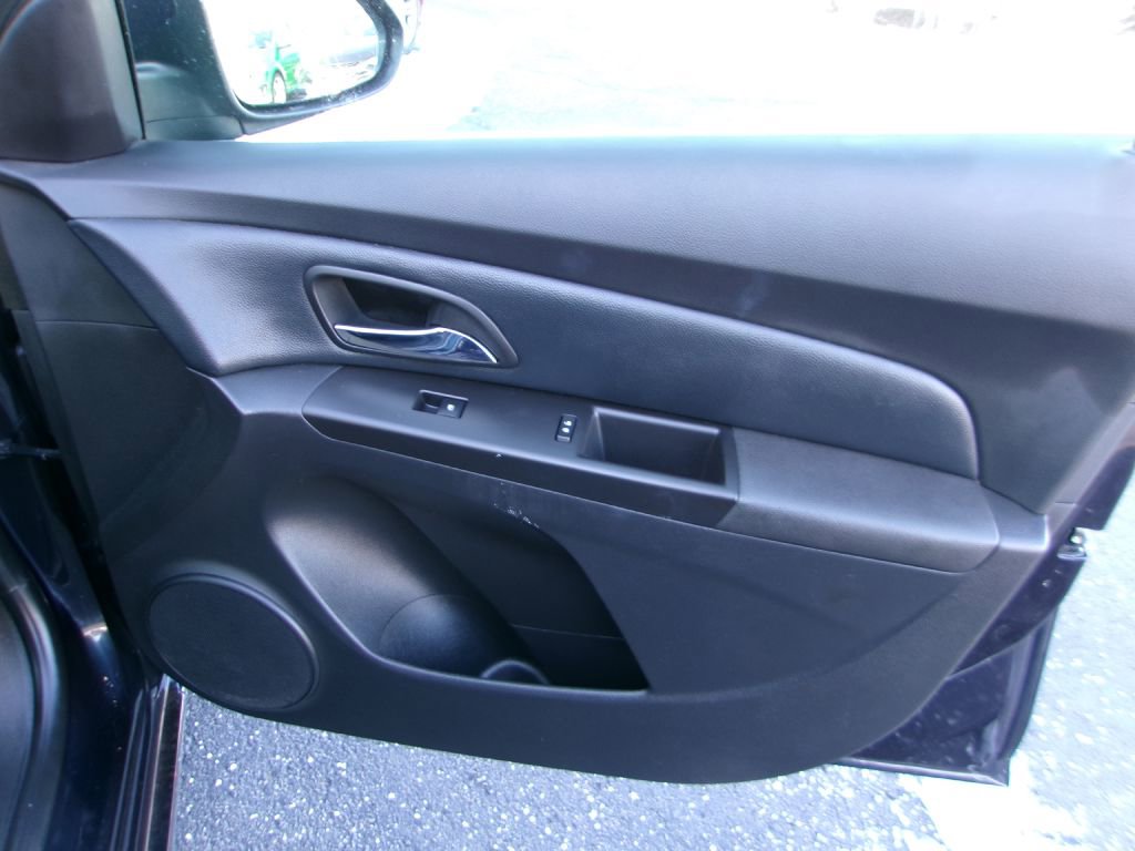 Used 2016 Chevrolet Cruze LT image 14