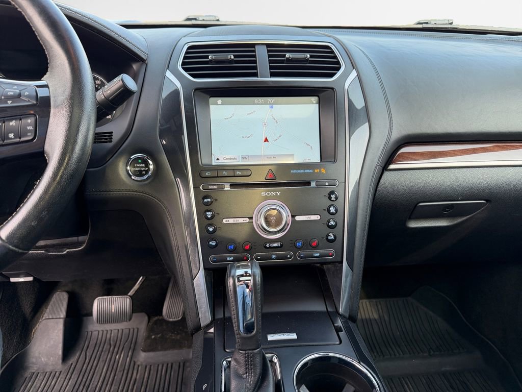 Used 2017 Ford Explorer Platinum image 22