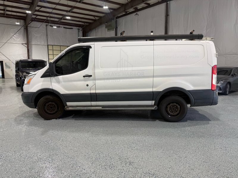 Used 2015 Ford Transit 250 130 Low Roof w/ Exterior Upgrade Package RWD image 9