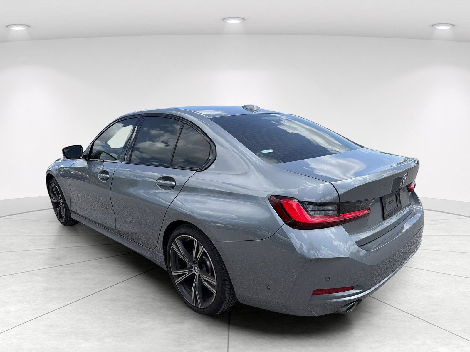 Used 2023 BMW 330i Sedan w/ Premium Package RWD image 6