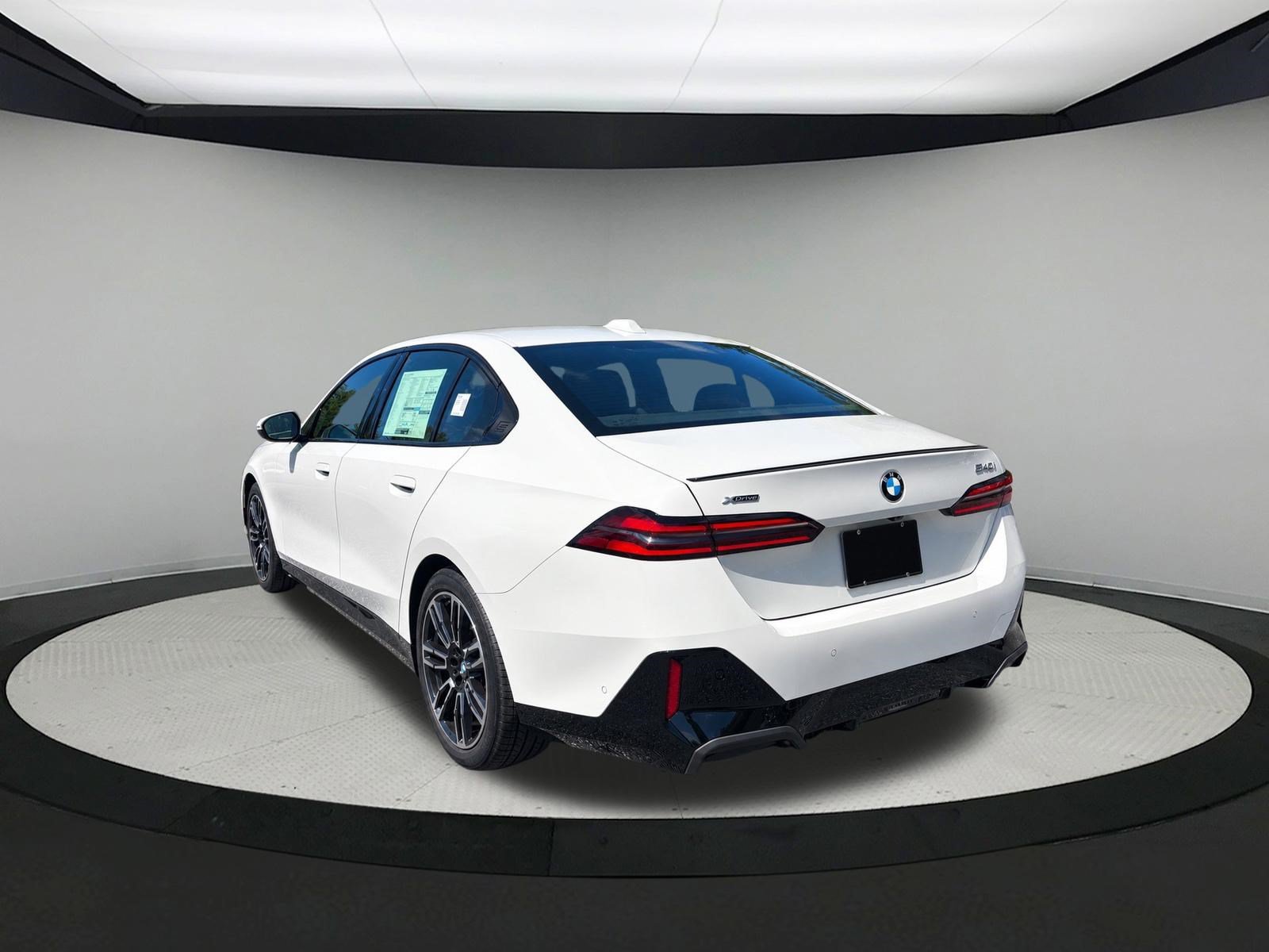 New 2027 BMW 540i xDrive w/ M Sport Package AWD/4WD image 4