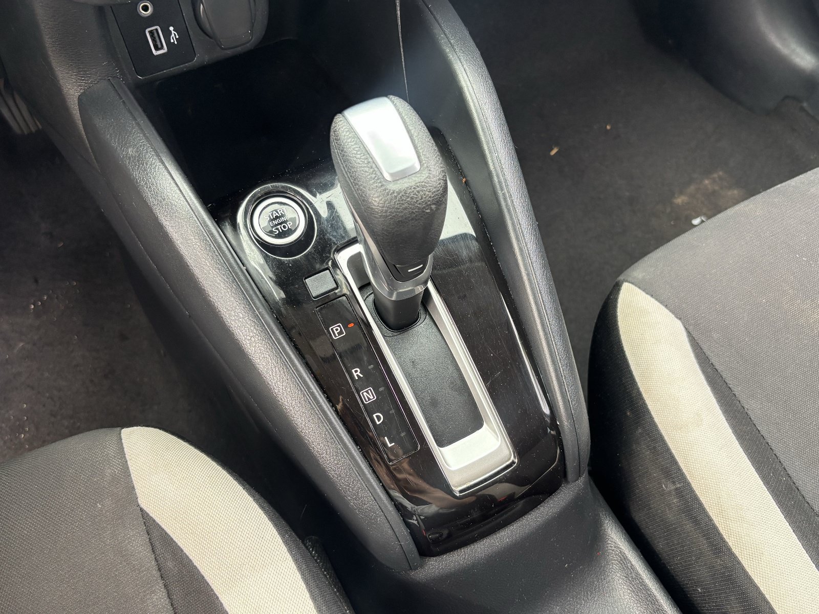 Used 2021 Nissan Versa SV FWD image 26