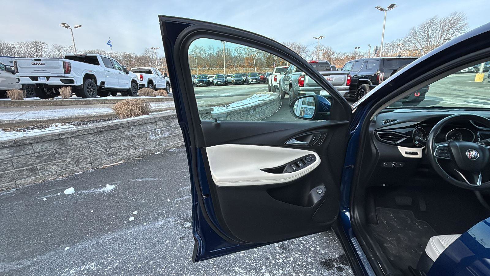 Certified 2022 Buick Encore GX Essence w/ Advanced Technology Package image 24