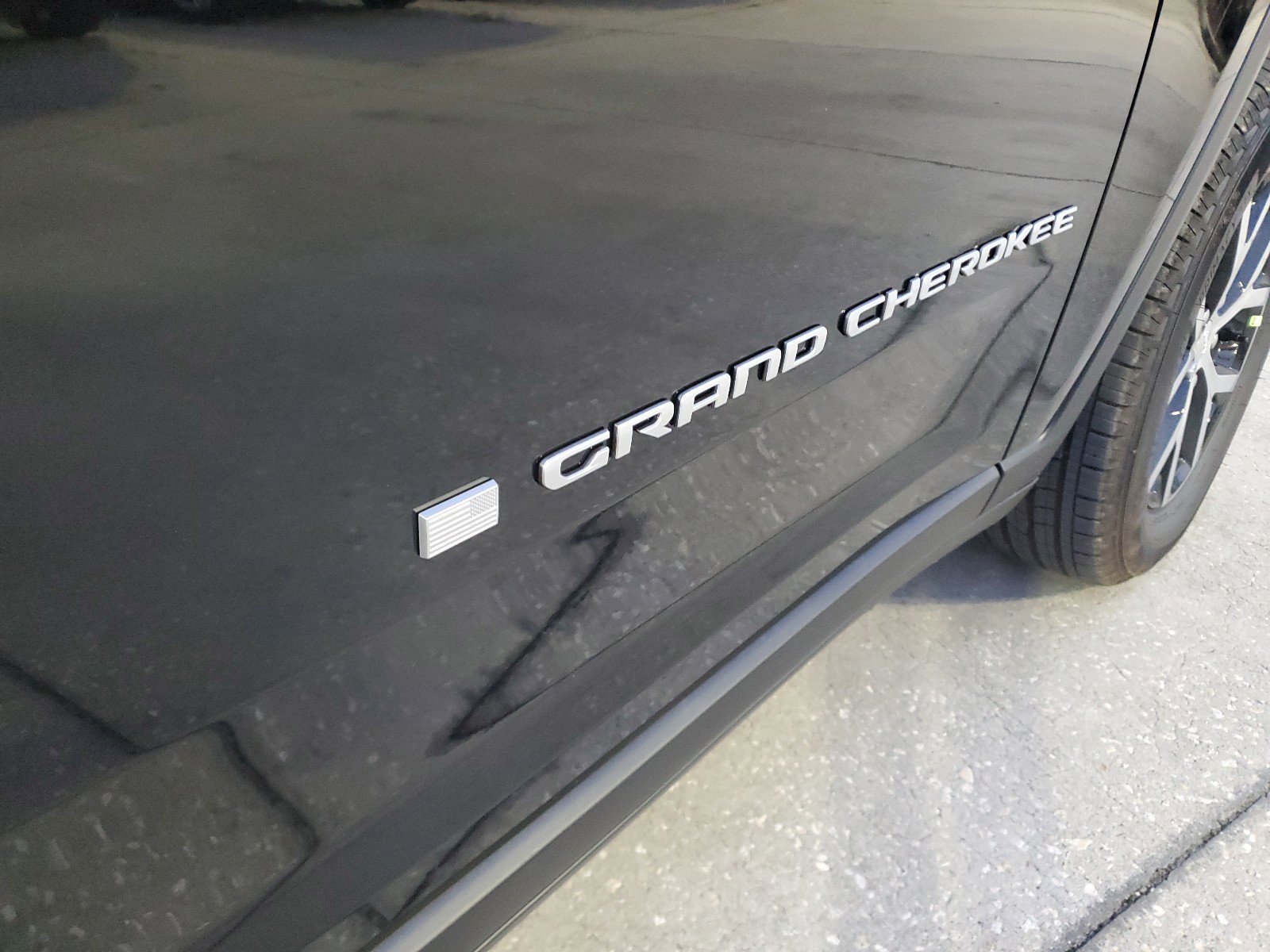 New 2025 Jeep Grand Cherokee Limited w/ Luxury Tech Group II image 6